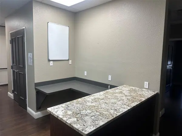 Sherman, TX 75092,1303 N Travis Street #102