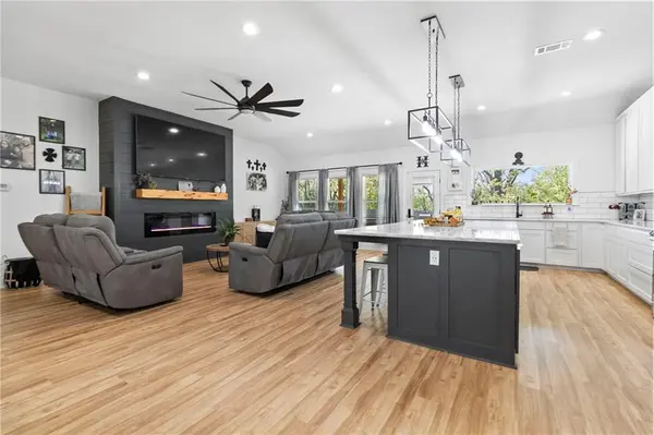 Valley Mills, TX 76689,906 S 3rd Street