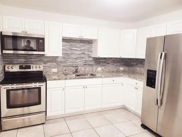 Hollywood, FL 33020,2326 Taft St #3