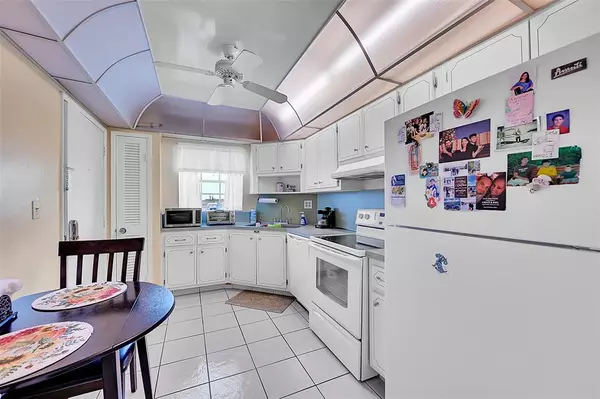 Coral Springs, FL 33065,3475 Broken Woods Dr #401