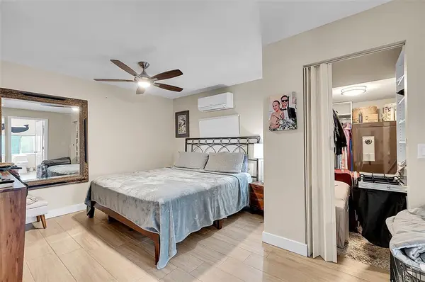 Davie, FL 33314,4860 SW 61st Ave