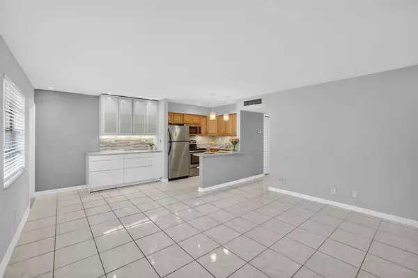 Oakland Park, FL 33334,4051 NE 13th Ave #77