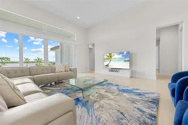 Loxahatchee, FL 33470,935 Hookline Cir