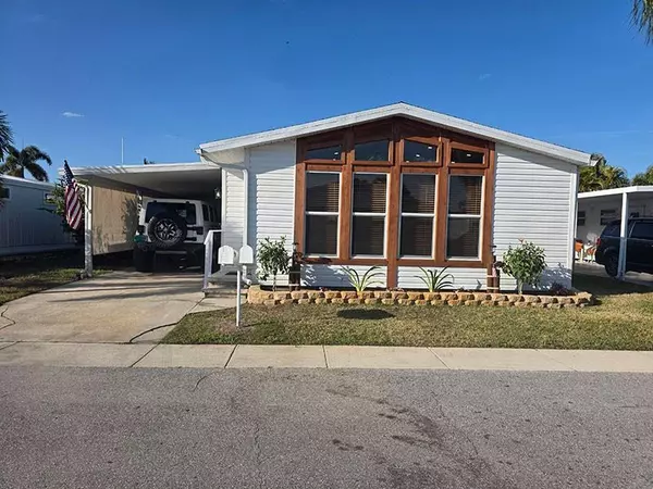 Stuart, FL 34997,4300 SE Saint Lucie Blvd #70