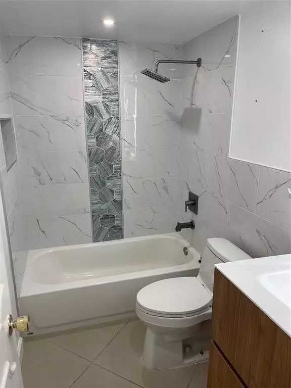 Pompano Beach, FL 33060,1100 Pine Dr #201