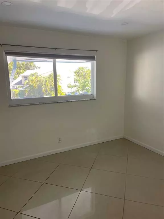 Pompano Beach, FL 33060,1100 Pine Dr #201