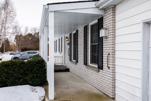 Clearview, ON L0M 1S0,207 Christopher ST