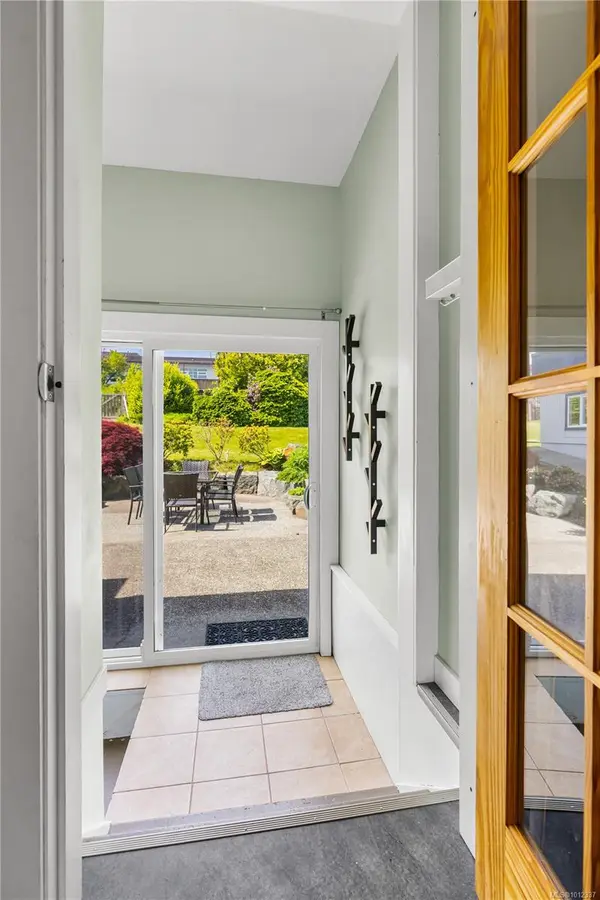 742 Birch St, Campbell River, BC V9W 2T4