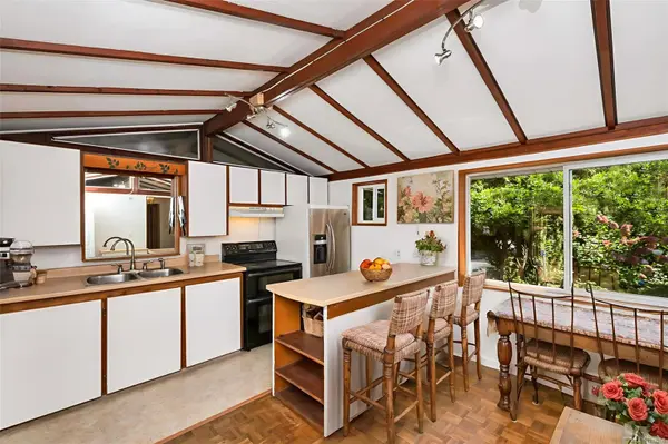 3840 Telegraph Rd, Cobble Hill, BC V0R 1L4