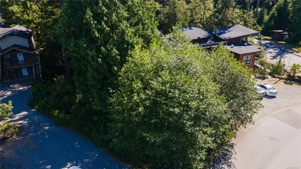 215 Boardwalk Blvd, Ucluelet, BC V0R 3A0