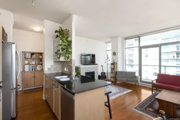 845 Yates St #1008, Victoria, BC V8W 4A3