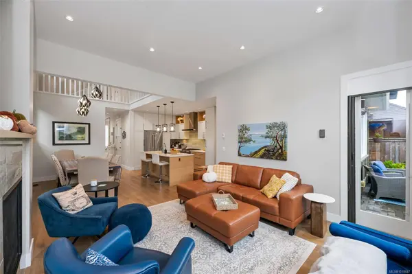 8043 Huckleberry Crt, Central Saanich, BC V8M 1K1