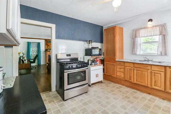 605 W Walnut Street, Coleman, TX 76834