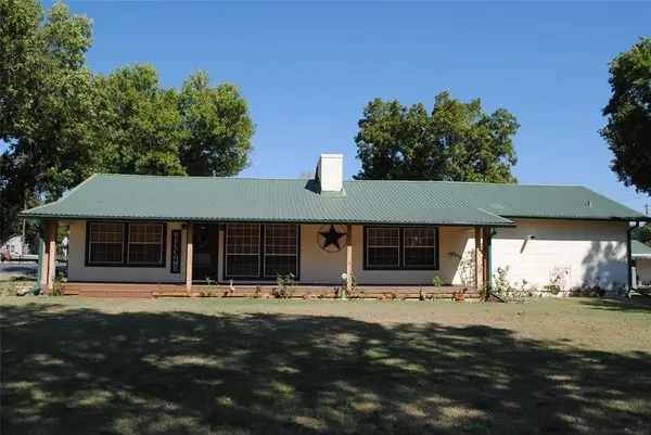 Comanche, TX 76442,908 N Austin St