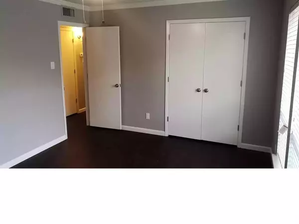 Arlington, TX 76011,1122 N Center Street