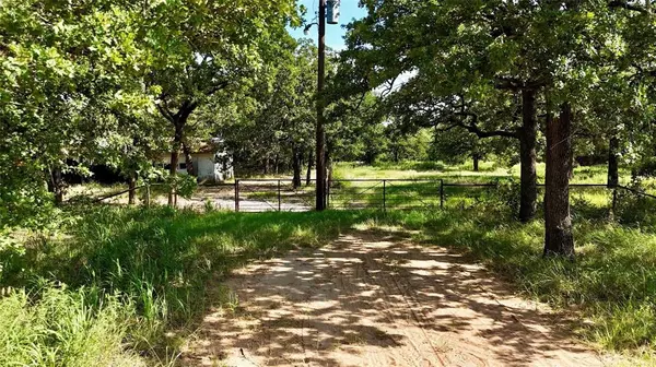 120 Nocona Drive, Nocona, TX 76255