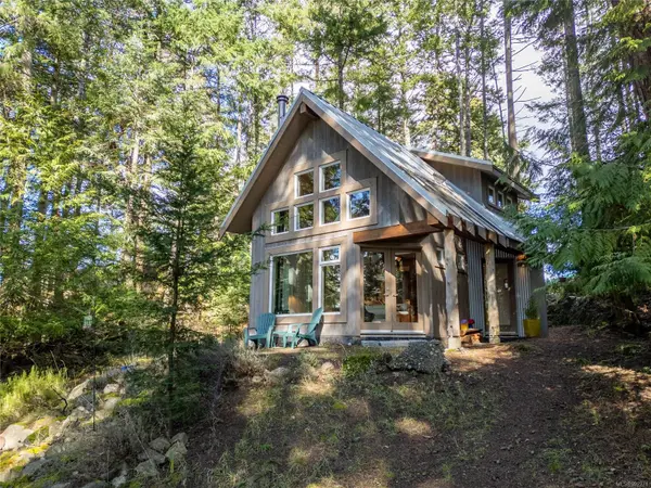 1617 Schooner Way,  Pender Island,  BC V0N 2M2
