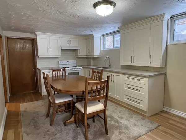 Toronto C15, ON M2H 2X2,61 Navaho DR #Lower