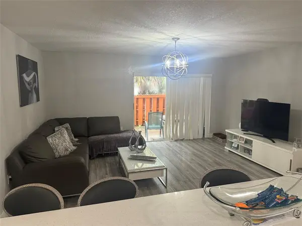 Miami Lakes, FL 33014,7208 Fairway Dr #I9