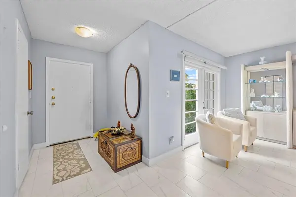 Hallandale Beach, FL 33009,2212 NE 7th St