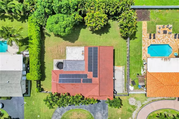 Plantation, FL 33317,5760 SW 7th St