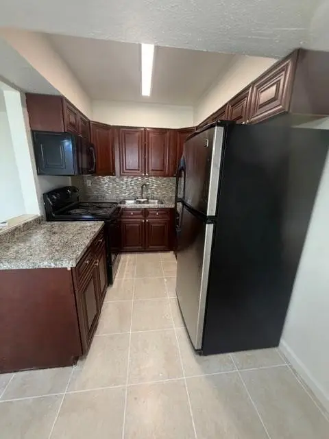 West Palm Beach, FL 33417,4654 Schall Rd #4660