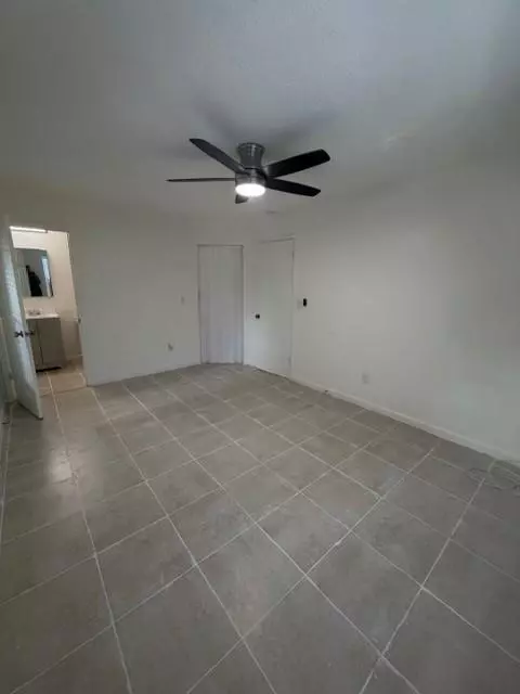 West Palm Beach, FL 33417,4654 Schall Rd #4660