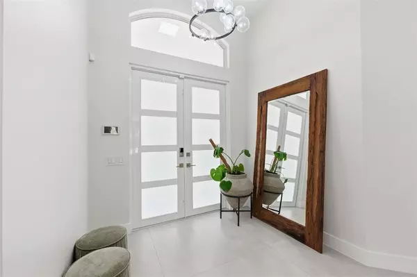 Weston, FL 33327,2517 Provence Cir