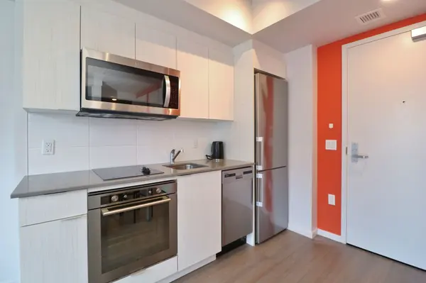 Dows Lake - Civic Hospital And Area, ON K1S 5E5,105 Champagne AVE S #816