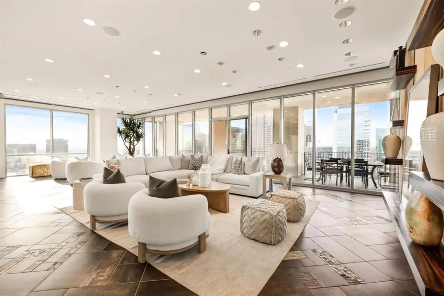 1717 Arts Plaza #2002, Dallas, TX 75201