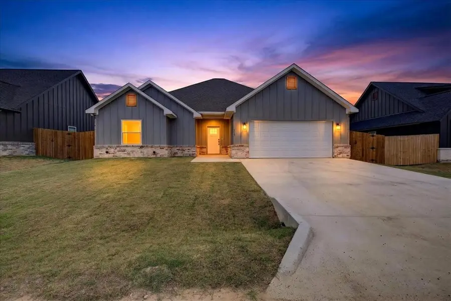 117 Bexar Street, Mabank, TX 75147