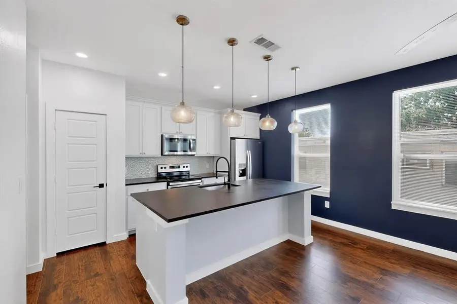 800 S Welch Street #102, Denton, TX 76201