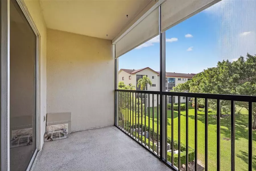 1600 SW 127th Way #305 C, Pembroke Pines, FL 33027