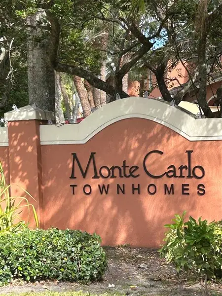 1210 NW 100th Ave, Pembroke Pines, FL 33024