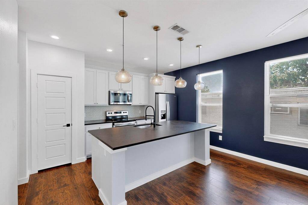 800 S Welch Street #102, Denton, TX 76201