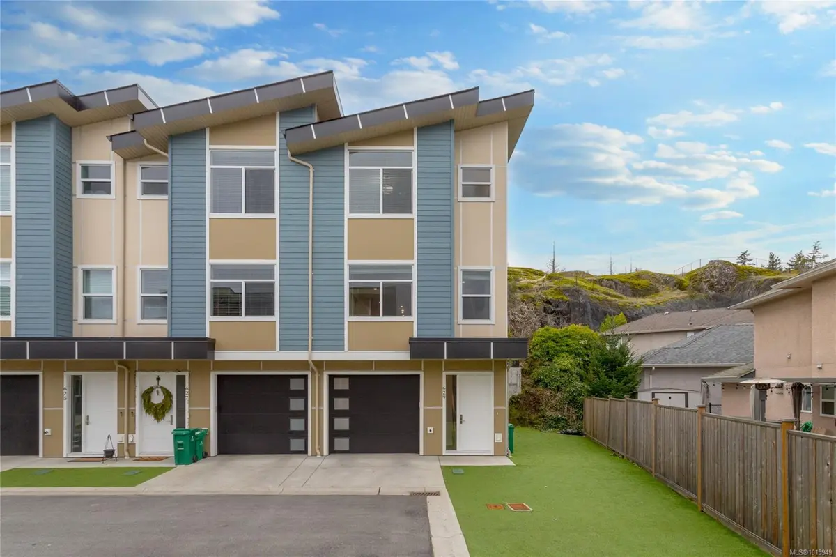 629 Selwyn Close, Langford, BC V9B 6M1