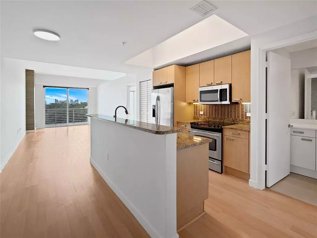 Wilton Manors, FL 33305,2301 Wilton Dr #408