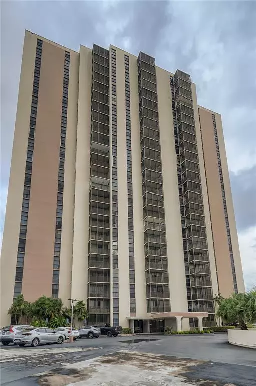 Aventura, FL 33180,20301 W Country Club Dr #1127