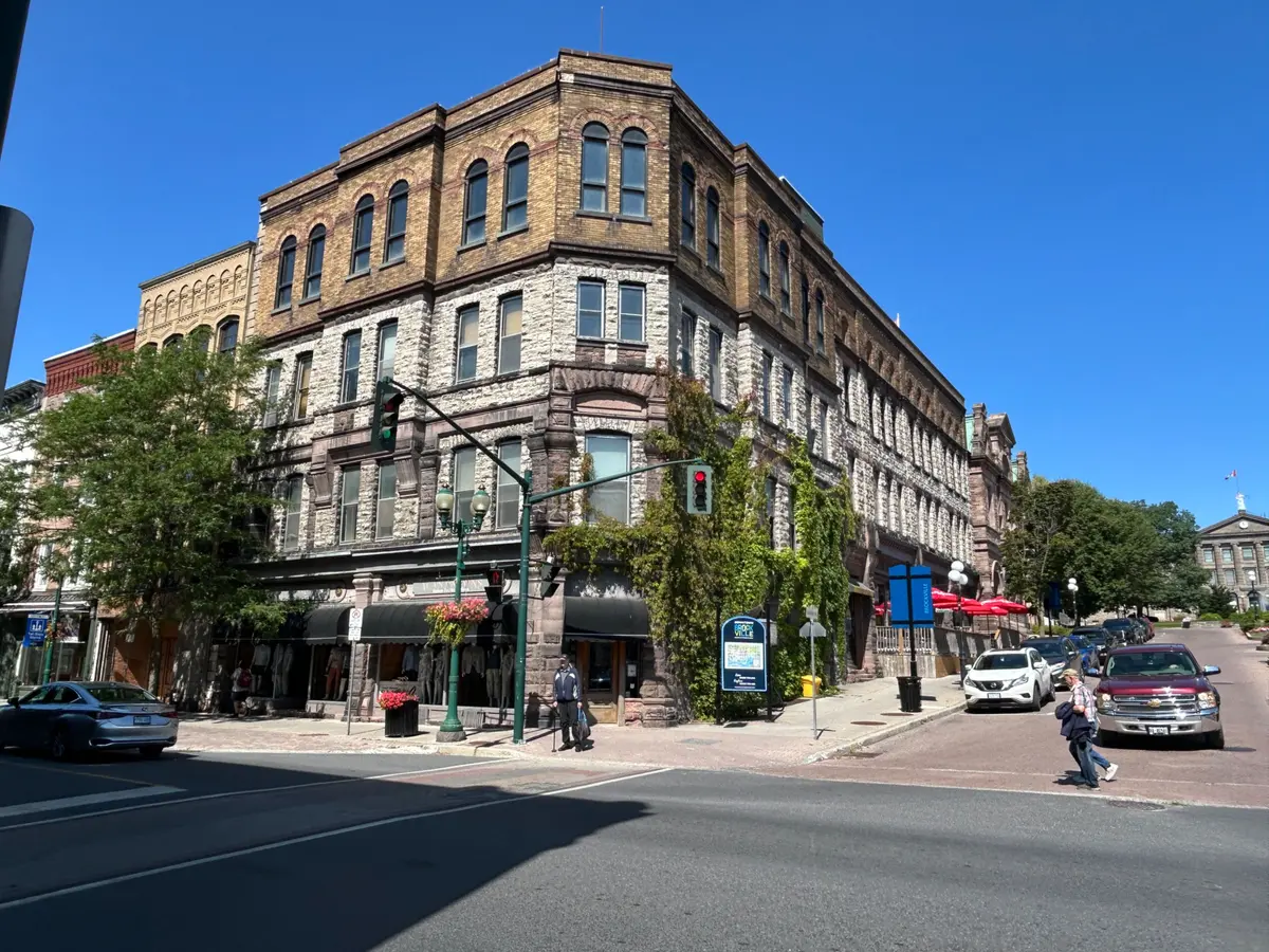 2-4 Court House AVE, Brockville, ON K6V 4T1