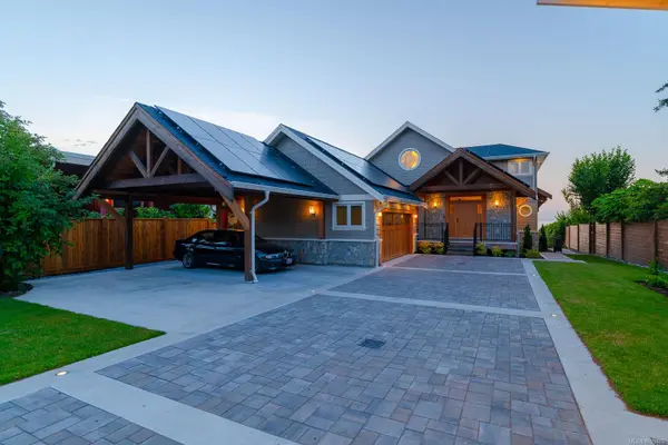 5411 Parker Ave, Saanich, BC V8Y 2N2