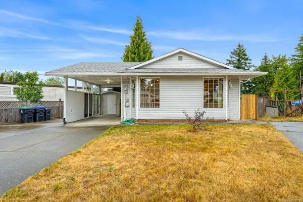 2105 Pemberton Pl, Comox, BC V9M 3P8