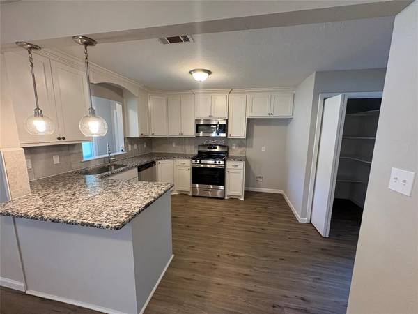 Sherman, TX 75092,1409 N Highland Avenue