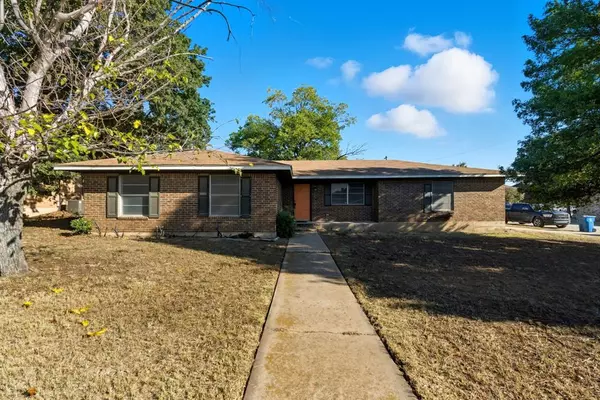 1400 Royal Lane, Cisco, TX 76437