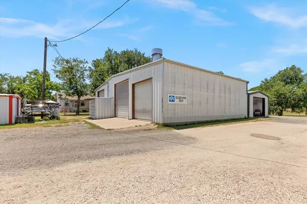 Granbury, TX 76048,725 Holmes Drive