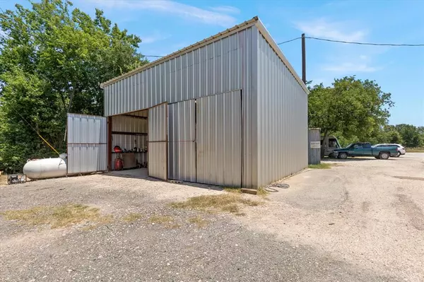 Granbury, TX 76048,725 Holmes Drive