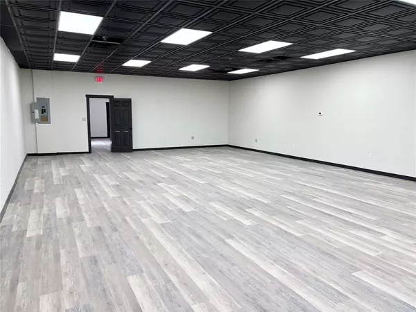 Whitesboro, TX 76273,27790 State Highway 56 #D