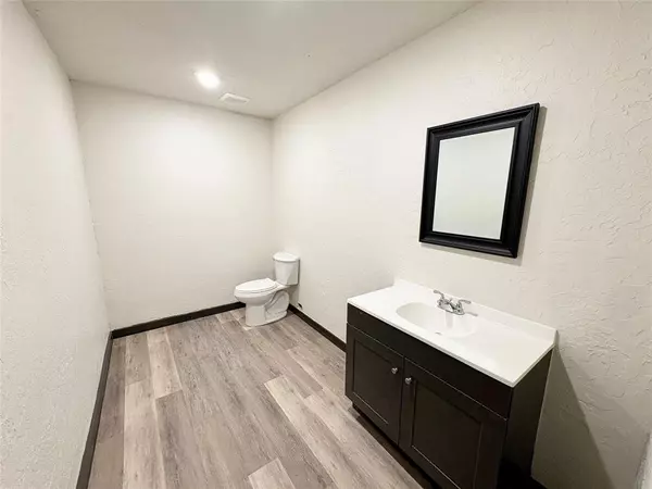 Whitesboro, TX 76273,27790 State Highway 56 #D