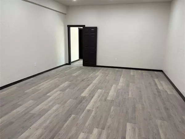 Whitesboro, TX 76273,27790 State Highway 56 #E