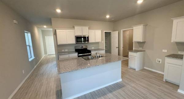 Denton, TX 76259,705 SHADED GROVE Drive