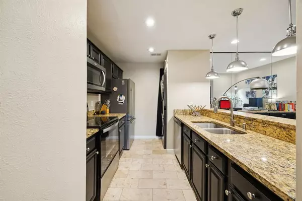 Dallas, TX 75231,8601 Park Lane #726